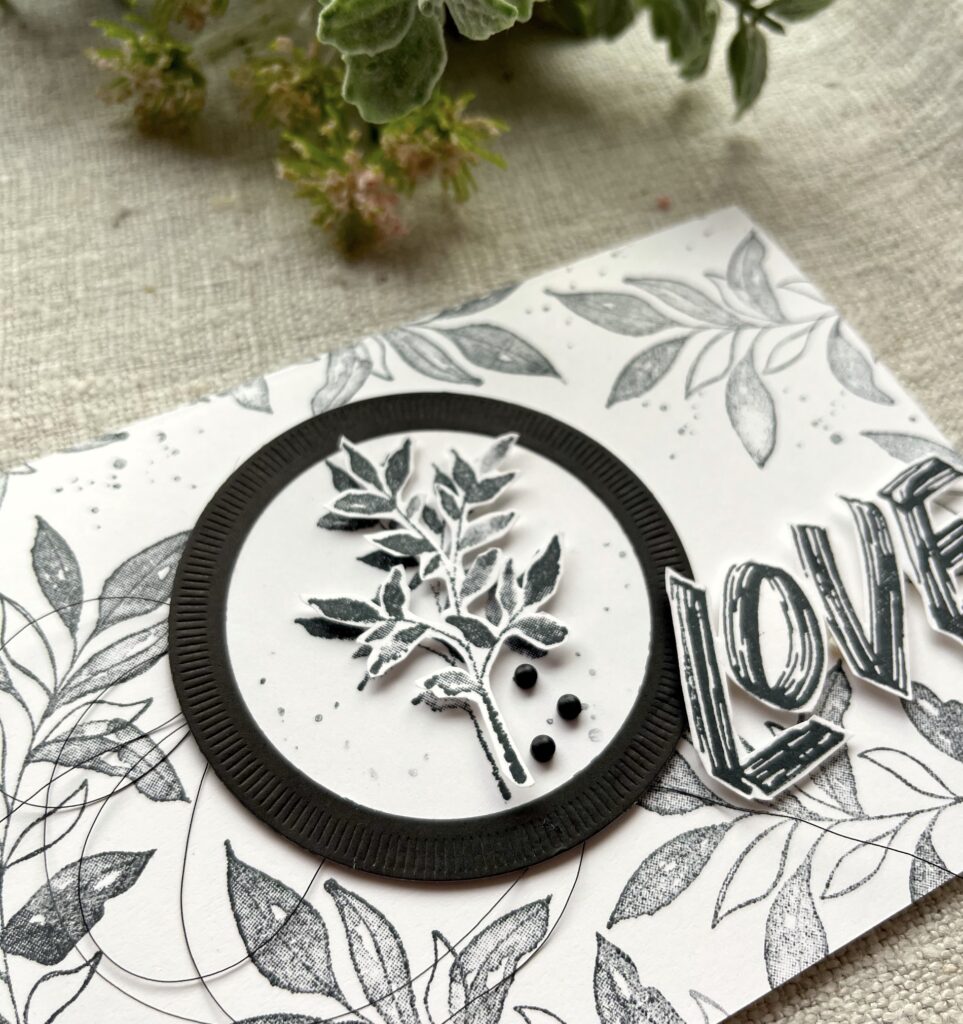 Karte in Schwarz weiss mit einem Kreis und bluten