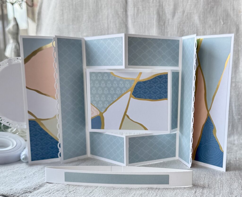 Fun Fold Kingsuti